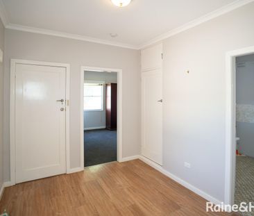 19 Darlow Street, Wagga Wagga, NSW 2650 - Photo 4