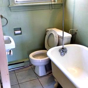 Immeuble - 183-193 Principale Est Magog Charmant 3 1/2 à Louer - Photo 2