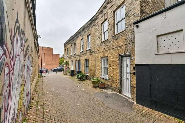 Sanford Lane, Stoke Newington, N16 - Photo 1
