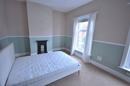 2 Bedroom Terraced To Let - Photo 3