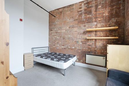 1 Bed Flat - Photo 3