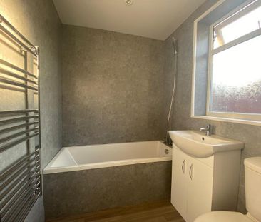 2 bedroom semi-detached house to rent - Photo 5