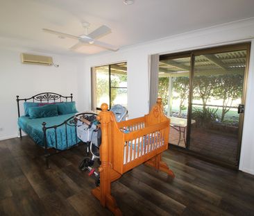 SPACIOUS FAMILY LIVING IN ALSTONVILLE - Photo 1