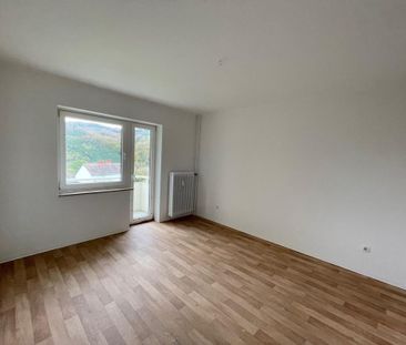 Gepflegte 2-Zimmer-Erdgeschosswohnung mit tollem Ausblick - Photo 2