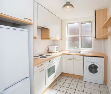 Available unfurnished from 28/11/2025 - Photo 5