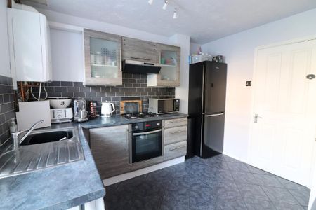 2 Bedroom Terraced To Rent - Photo 4