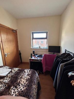 Unit 4, 100 Fitzroy Avenue, Belfast, BT7 1HX - Photo 1