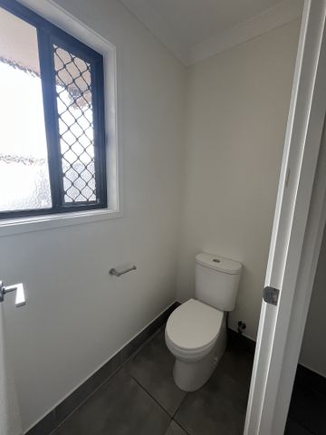 1/191 Barolin Street, Avenell Heights QLD 4670 - House For Rent - $490 | Domain - Photo 4