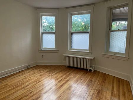 415 Elgin Street — 3 Bedroom - Photo 2