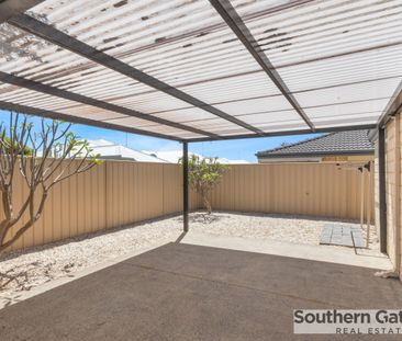 Spacious 3 bedroom 2 bathroom home - Photo 5