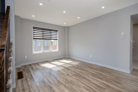 For Lease - 142 Martin Trail, New Tecumseth, Ontario - Photo 2