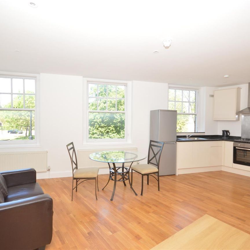 Kew Road, Richmond, Surrey, TW9 - Photo 1