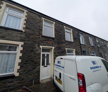 3 bedroom terraced house to rent - Photo 2