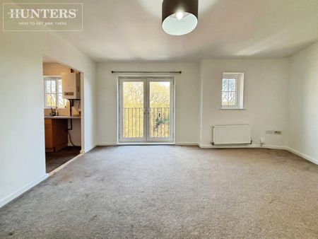 2 bedroom Flat To Let - Photo 2