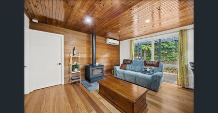 Charming home in Viewbank College zone - Photo 2