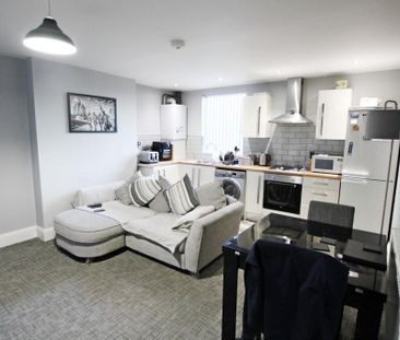 2 bedroom flat to rent - Photo 2
