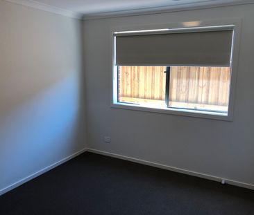 Roomy 4 bedroom family home - Photo 4