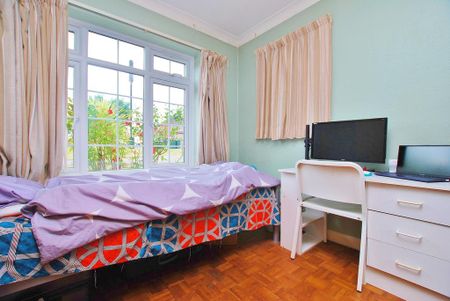 4 bedroom semi-detached house to rent - Photo 5