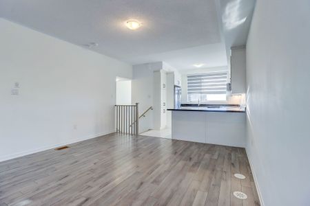 For Lease - 756 Heathrow Path, Oshawa, Ontario - Photo 3