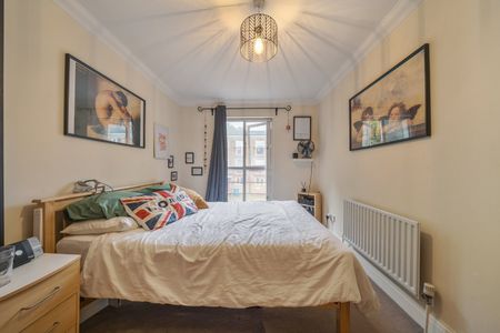 Plough Way, Surrey Quays, London, SE16 - Photo 2