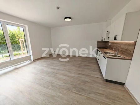 Pronájem bytu 1+kk 34 m - Photo 2