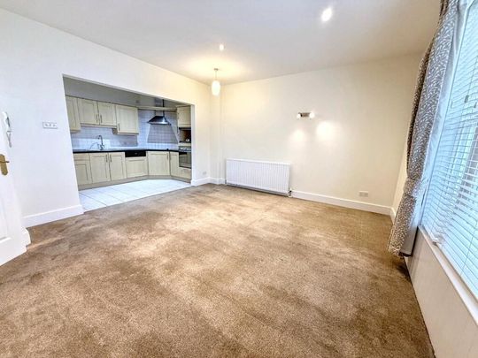 28 Lisburn Square, Lisburn, BT28 1TS - Photo 1