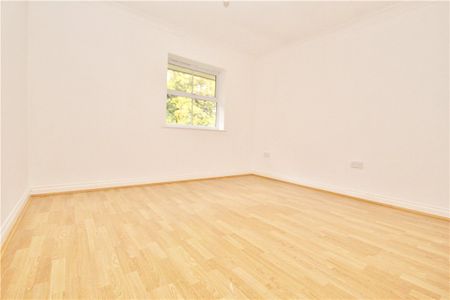 International Way, Sunbury-on-Thames, Surrey, TW16 7HQ - Photo 3