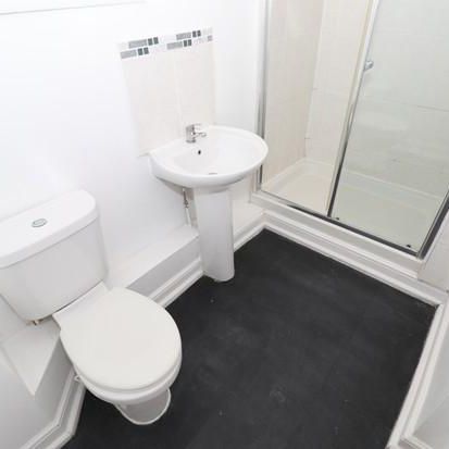 1 bedroom ground floor flat to rent - Photo 4