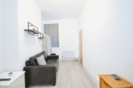 2 bedroom maisonette to rent - Photo 5