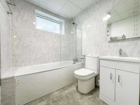 Flat 92, 7 Martin Court, Hastings, TN34 1EF - Photo 3