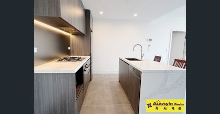 Near new luxury 2 bedrooms plus large study room or 3rd bedroom / City View / Convenience Location! - Photo 5