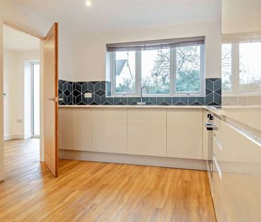 Semi-detached energy efficient home with driveway - Photo 6