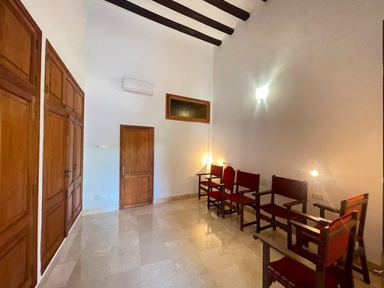 Apartamento representativo con jardin, 2 dormitorios 2 baños, sin amueblar, zona Paseo del Borne, Palma. - Photo 1