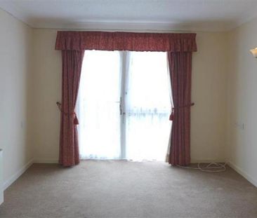 1 bedroom retirement property to rent - Photo 3