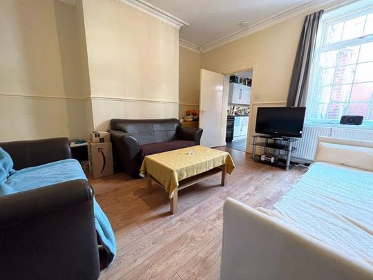 1 bedroom in a house share to rent - Photo 1