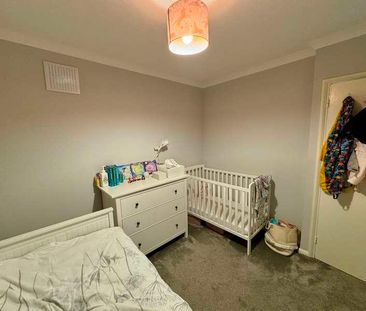 West Street, Epsom, KT18 - Photo 2