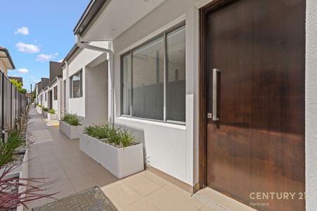 Ideal Location & Modern Townhouse&excl; - Photo 3