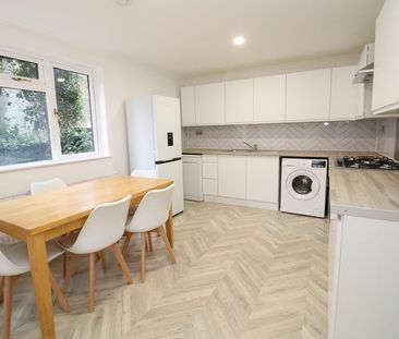 Room in a Shared House, Caledonian Road Station, N7 - Photo 3