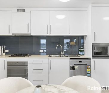 Stylish and Modern Apartment in the Heart of Auchenflower - Photo 6