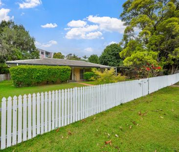 7 Glenlee Street, Arana Hills QLD 4054 - House For Rent | Domain - Photo 6