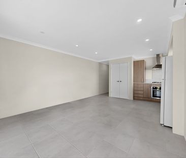 Charming 2 Bedroom Duplex in Tranquil Suburb of Hilbert - Photo 2