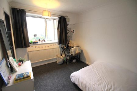 4 bedroom terraced house to rent - Photo 3