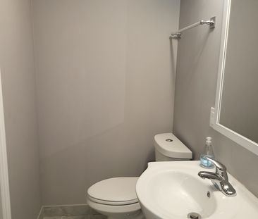 For Lease - 3682 Indigo Crescent Unit# Basement, Mississauga, Ontario - Photo 3