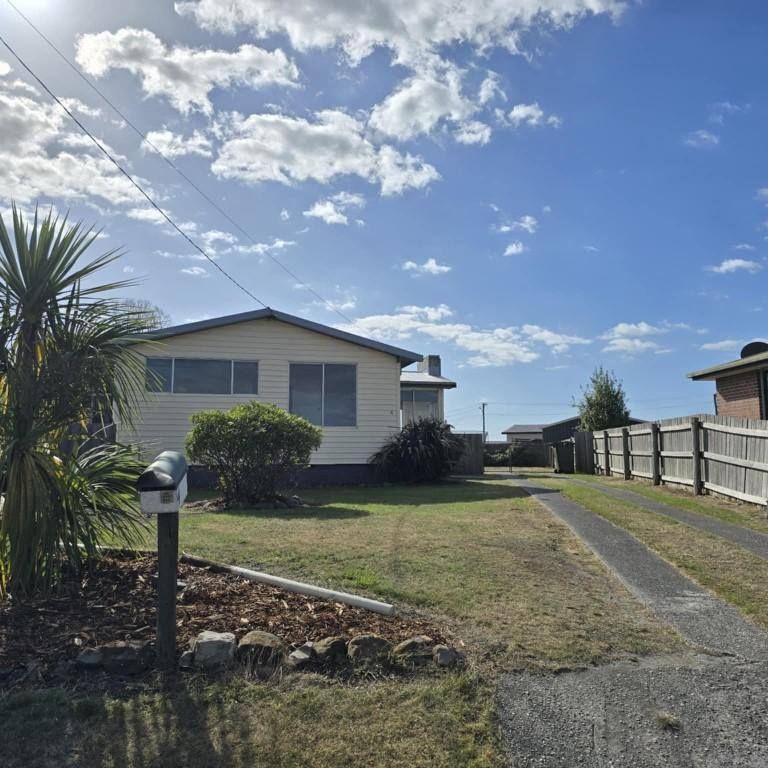 3 Bedroom Open Plan Home for rent - Photo 1