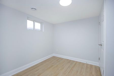 For Lease - 574 Olive Avenue Unit# Lower, Oshawa, Ontario - Photo 5