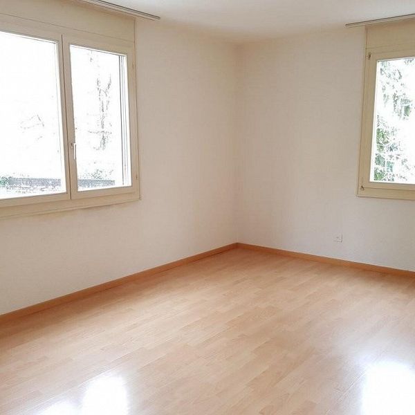 Schöne 4.5 Zimmer Wohnung mit Balkon - Foto 1