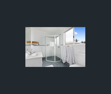 Freshly Renovated Beach House - Photo 5