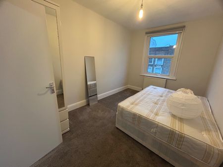 2 Bed Flat, Kingsland High Street, E8 - Photo 2