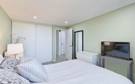 For Lease - 6720 Glen Erin Drive Unit# 701, Mississauga, Ontario - Photo 3