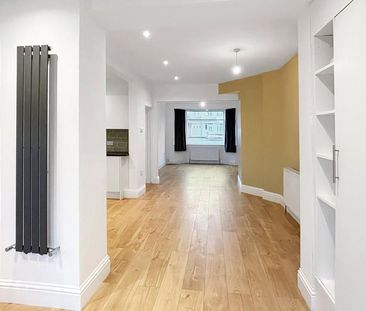 3 bedroom end of terrace house to rent - Photo 1